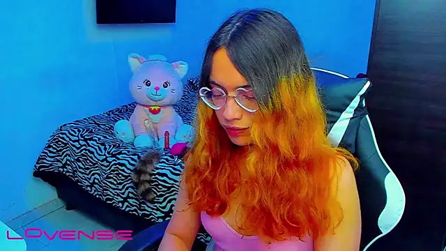 lillykittyyy online show from April 30, 3:34 am