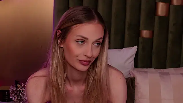 AmeliaAngel online show from April 24, 7:00 am