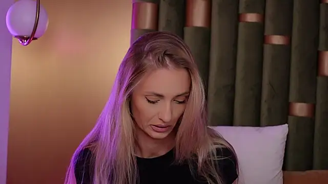 AmeliaAngel online show from October 20, 6:05 am