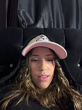 vicky bass  online show from April 25, 3:42 am