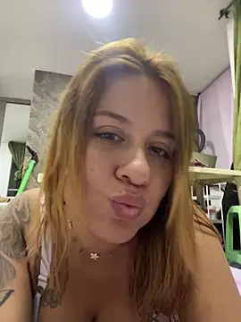 Juli520  online show from January 8, 1:42 am