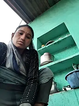 lodhi8080 online show from January 17, 1:46 am