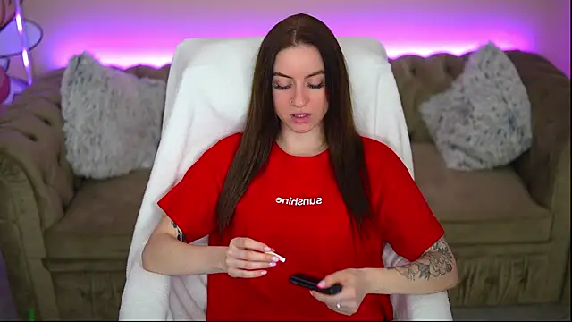 AlexaFleur online show from June 9, 6:24 am