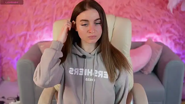 AlexaFleur online show from April 26, 7:33 pm