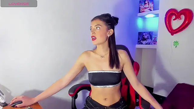 honeyluxe  online show from April 26, 4:21 am