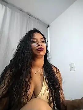 KATALINA SANTANA  online show from April 28, 2:27 am