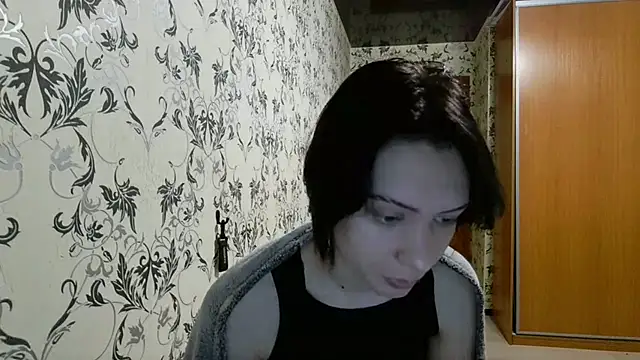 LxayBloom online show from April 21, 1:42 am