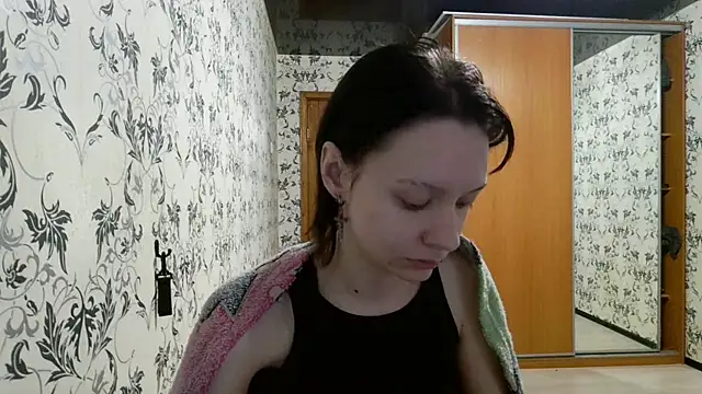 LxayBloom online show from April 16, 4:46 am