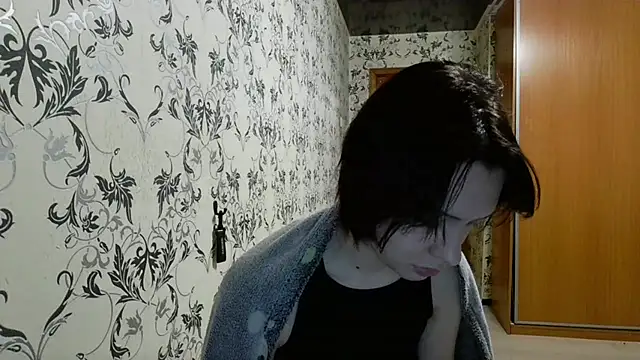 LxayBloom online show from April 21, 1:09 am