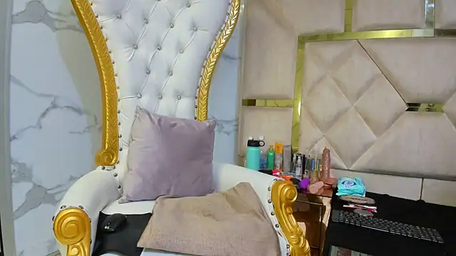 LauraScarlet online show from April 24, 3:20 am