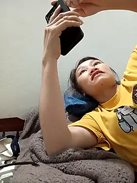 yumyum112 online show from March 12, 3:37 pm