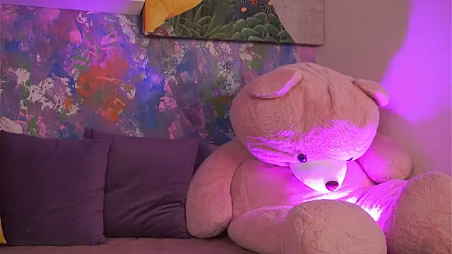 Ava Solis online show from April 21, 8:05 pm