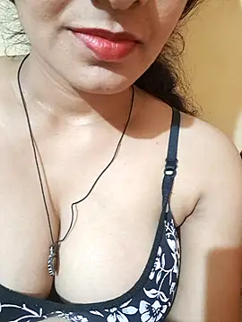 MILFybar online show from May 6, 8:57 pm