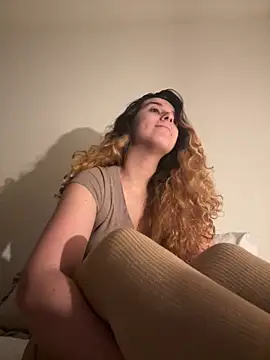 joanaguerreiru online show from February 12, 11:39 pm