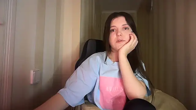 Victoriadaily online show from January 8, 9:08 pm