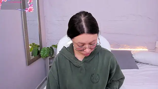 lanna 18  online show from April 23, 11:50 am