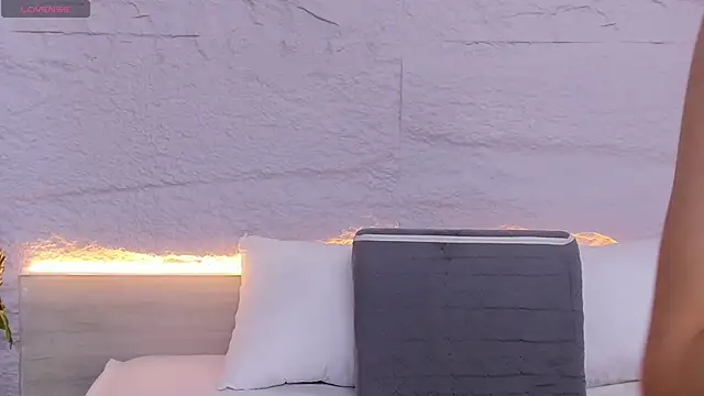 lanna 18  online show from February 10, 11:57 am