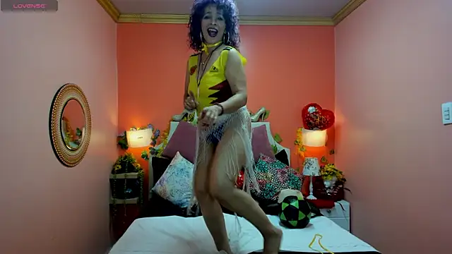 Dalila Najjar  online show from June 11, 2:47 pm
