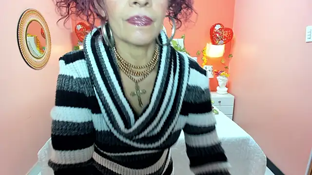 Dalila Najjar  online show from April 25, 2:47 pm