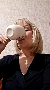 MissKryss online show from March 5, 2:18 am