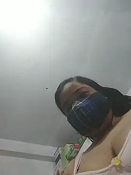 momo loves online show from April 2, 6:05 pm