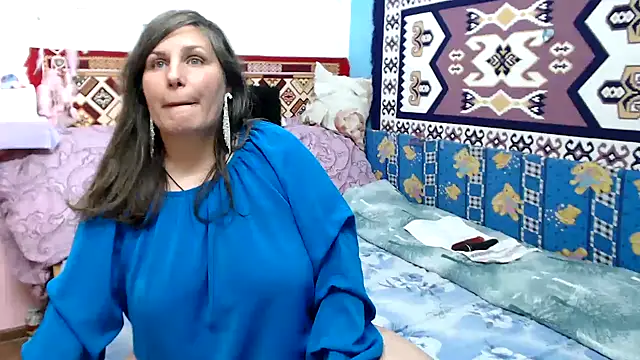 Adelinemilf online show from June 13, 3:53 pm