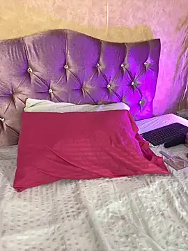 Missy 22  online show from February 9, 1:24 pm