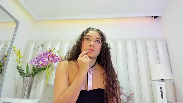 CamilaCastillo online show from April 16, 9:39 pm