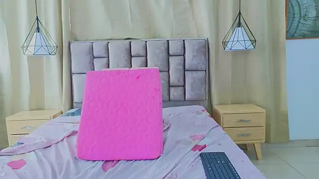 scarlettjohnson  online show from March 20, 3:28 pm