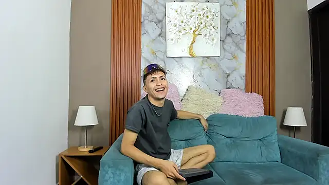 AVENGER BOYS2026 online show from April 24, 7:38 pm