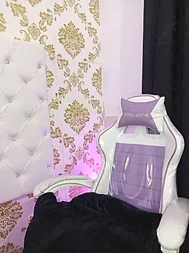 pinky  bunny online show from June 6, 7:25 am