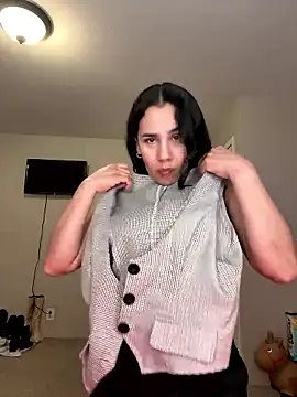 chiquitabravaydulce online show from January 12, 4:29 am