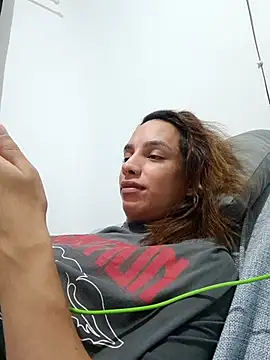 ofjuliaa online show from April 26, 10:51 pm