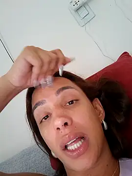 ofjuliaa online show from January 10, 7:07 pm