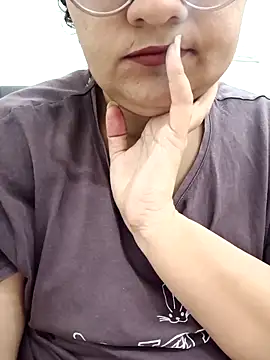 piryasharma005 online show from February 13, 6:31 pm