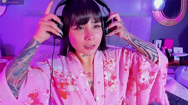 Nathalia stone  online show from January 16, 5:25 am