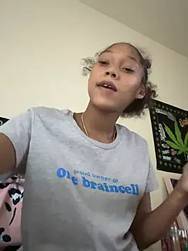 Tamiii420 online show from April 19, 6:10 pm