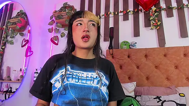 MeowMota  online show from April 22, 6:38 pm