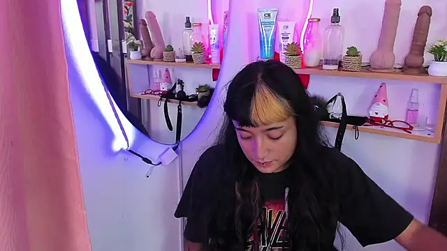 MeowMota  online show from April 25, 6:05 pm