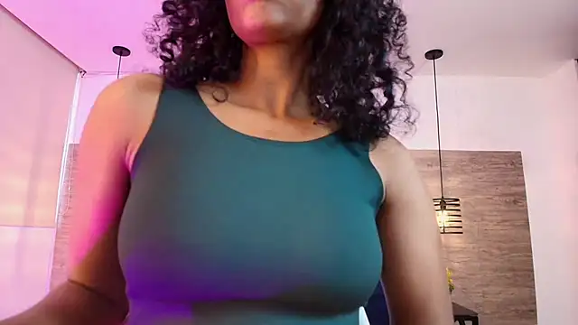 Ellie-Alves online show from June 25, 5:14 pm
