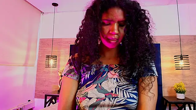 Ellie-Alves online show from April 28, 4:33 pm