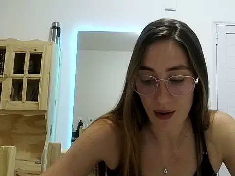 Noracherry online show from March 8, 11:52 pm