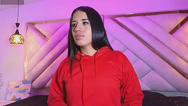 zoevg online show from April 16, 12:38 pm