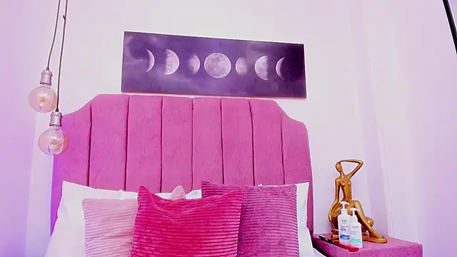 Britney Cortez online show from April 28, 7:40 pm