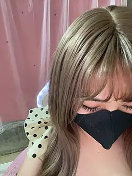 -Violet-t online show from April 26, 2:26 pm