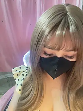 -Violet-t online show from April 21, 1:40 pm