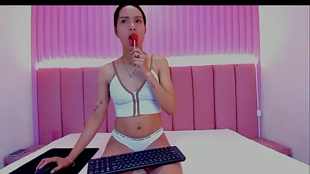 GraceAlexa12 online show from January 10, 5:06 pm