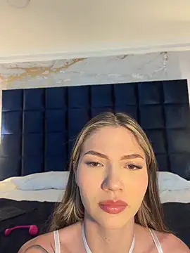 EmmaJhoons online show from April 28, 3:32 am