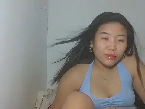 Zyeiii online show from July 17, 8:01 pm