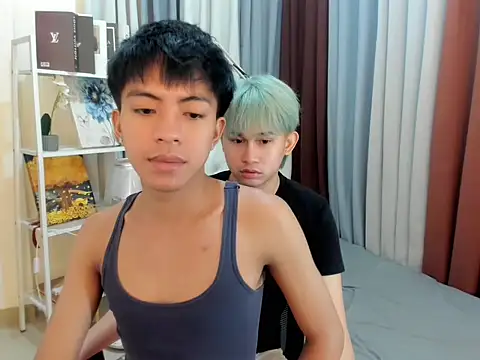 davincihugecock online show from April 6, 7:04 pm